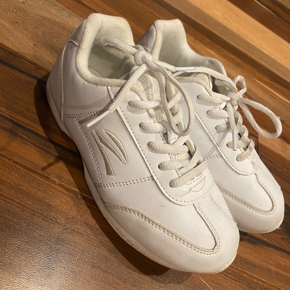 zephz cheer shoes girls size 1 1/2 white